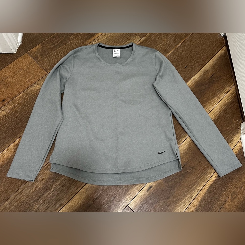 Women’s Nike Therma-Fit Gray Long Sleeve Shirt Size Medium